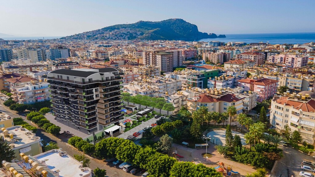 Apartments for sale with a large green area in the center of Alanya image